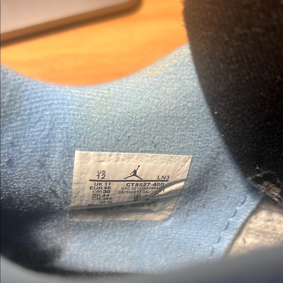 Jordan 4 Retro University Blue (CT8527-400) Size 12 - Picture 2 of 6